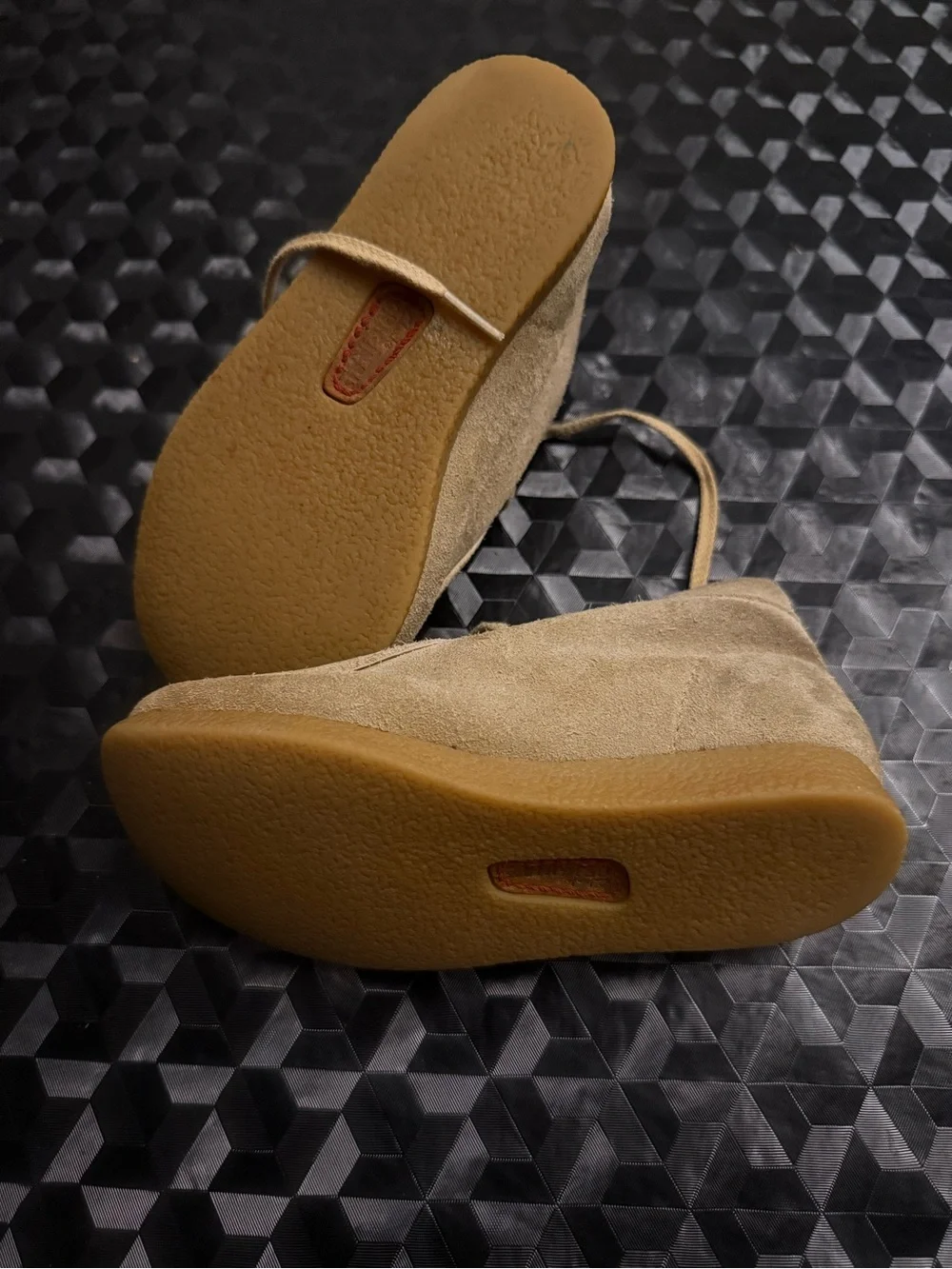 Clarks guc minor